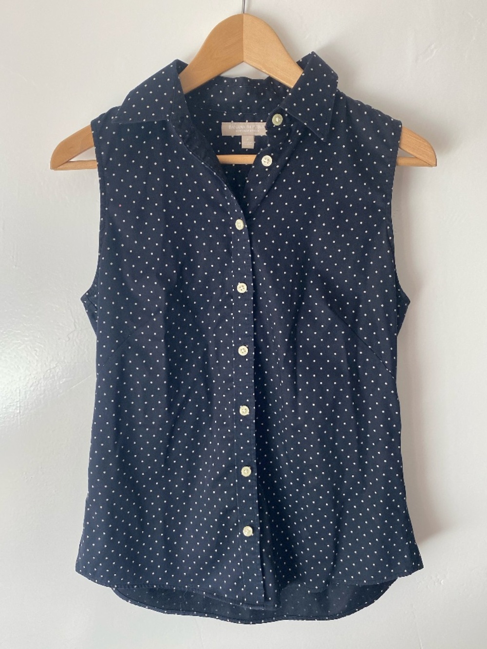 Banana Republic Black & White Polka Dot Sleeveless Button Up Top Size 8 Women's